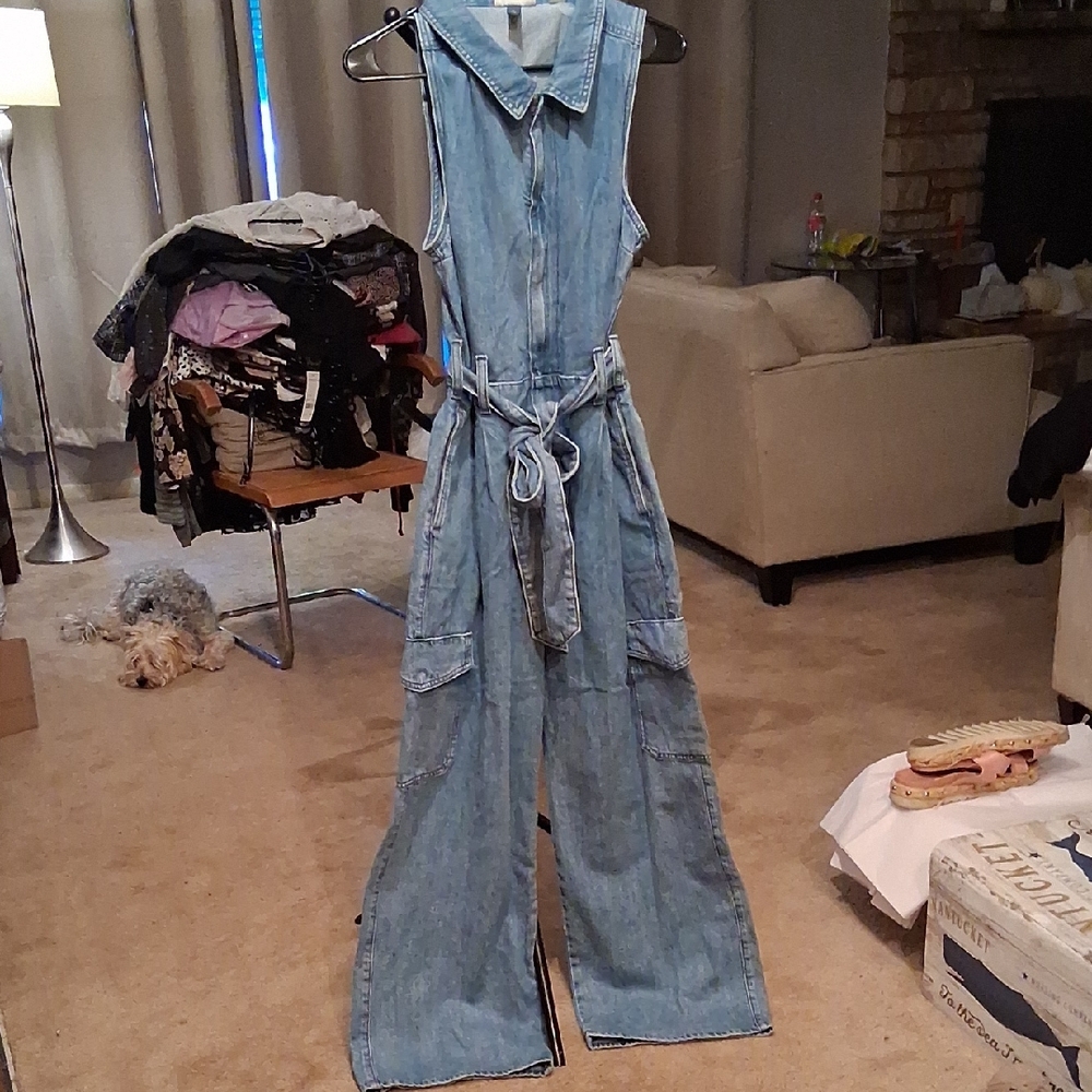 Universal Thread Light Blue Denim Overalls